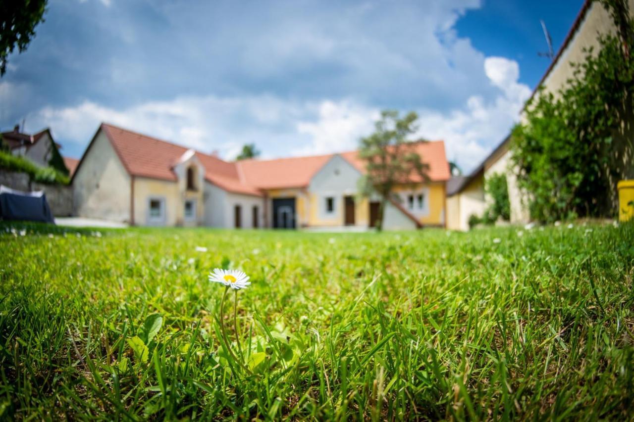 Penzion Nezarka 59 Jindřichŭv Hradec Zewnętrze zdjęcie